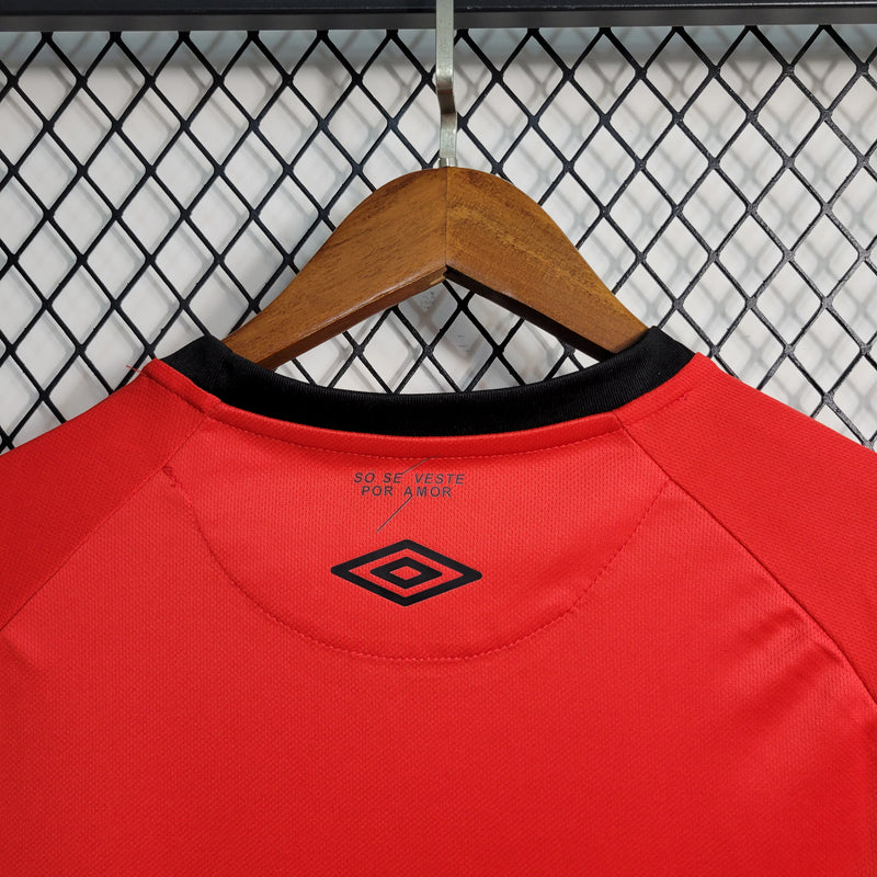 camisa-athletico paranaense-home-i-1-vermelha-esportes da sorte-umbro-23-24-neymar-messi-cr7-futebol 
