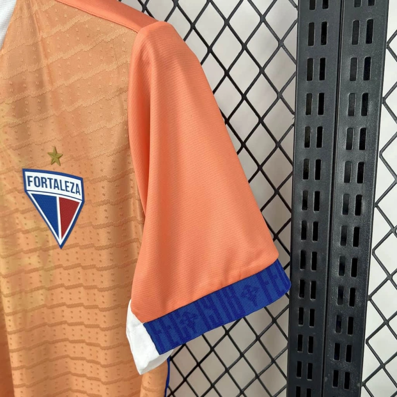 camisa-fortaleza-goleiro-laranja-volt-25-26-neymar-messi-cr7-futebol