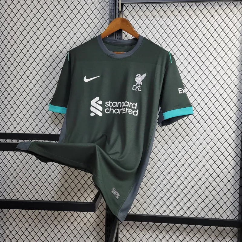 camisa-liverpool-away-ii-2-verde-standard chartered-nike-24-25-neymar-messi-cr7-futebol