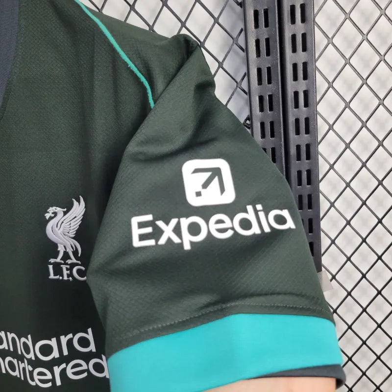 camisa-liverpool-away-ii-2-verde-standard chartered-nike-24-25-neymar-messi-cr7-futebol