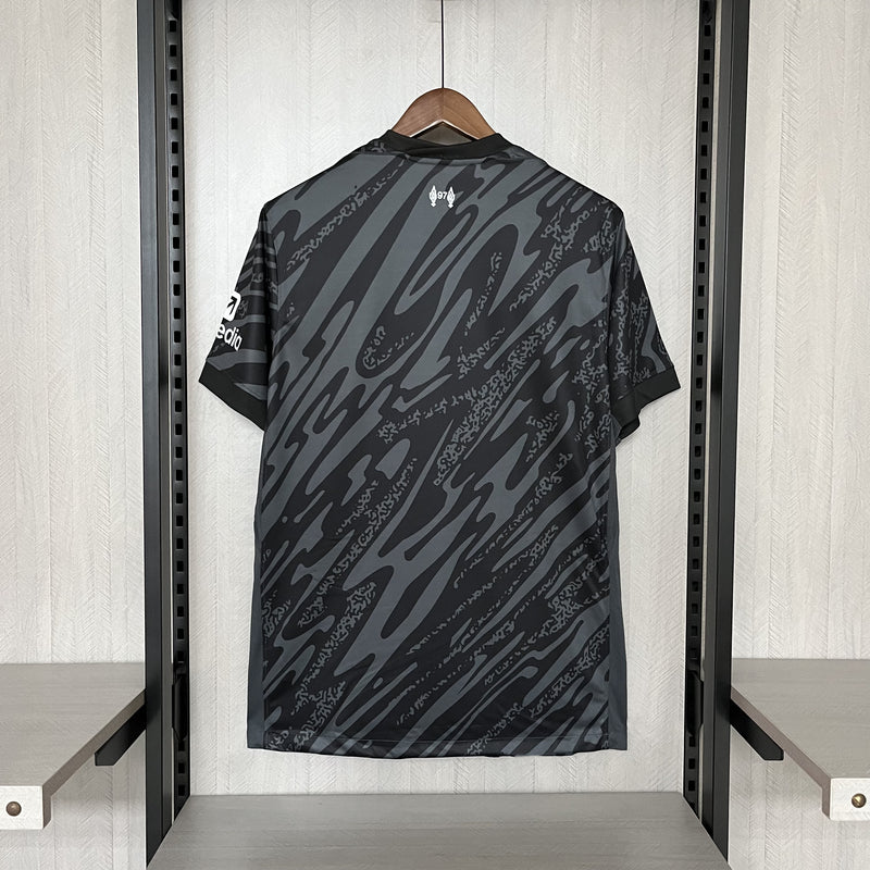 camisa-liverpool-goleiro-preta-standard chartered-nike-24-25-neymar-messi-cr7-futebol