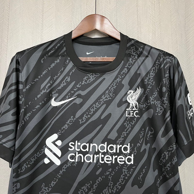 camisa-liverpool-goleiro-preta-standard chartered-nike-24-25-neymar-messi-cr7-futebol