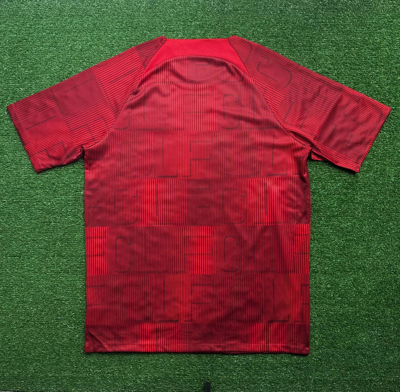 camisa-liverpool-pré-jogo-vermelha-axa-nike-24-25-neymar-messi-cr7-futebol