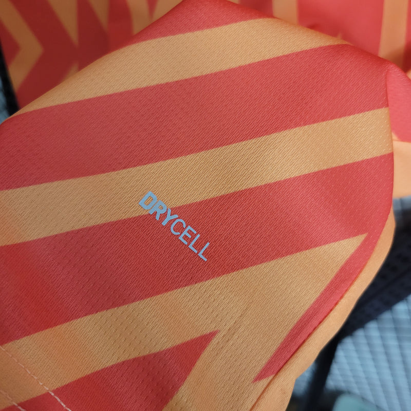 camisa-milan-goleiro-laranja-emirates fly better-puma-23-24-neymar-messi-cr7-futebol