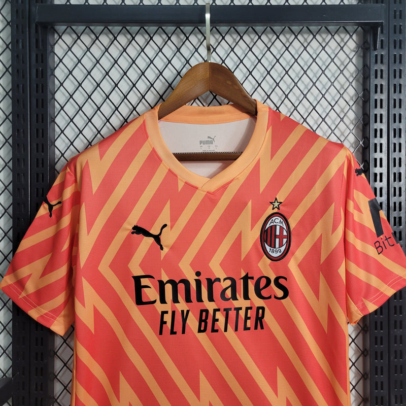 camisa-milan-goleiro-laranja-emirates fly better-puma-23-24-neymar-messi-cr7-futebol