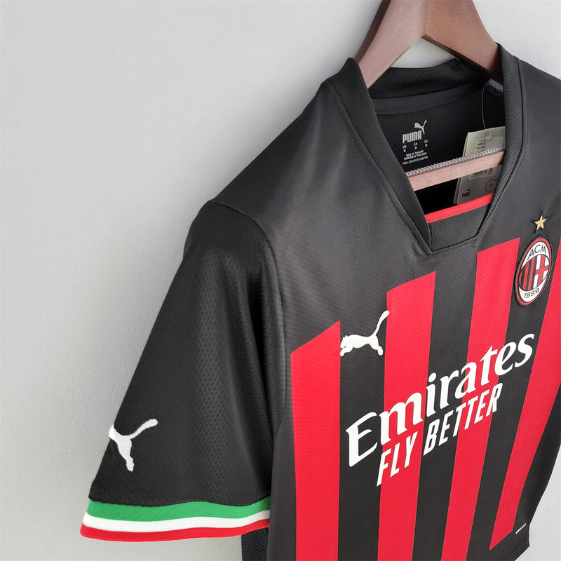 camisa-milan-home-i-1-rubro negra-emirates fly better-puma-23-24-neymar-messi-cr7-futebol