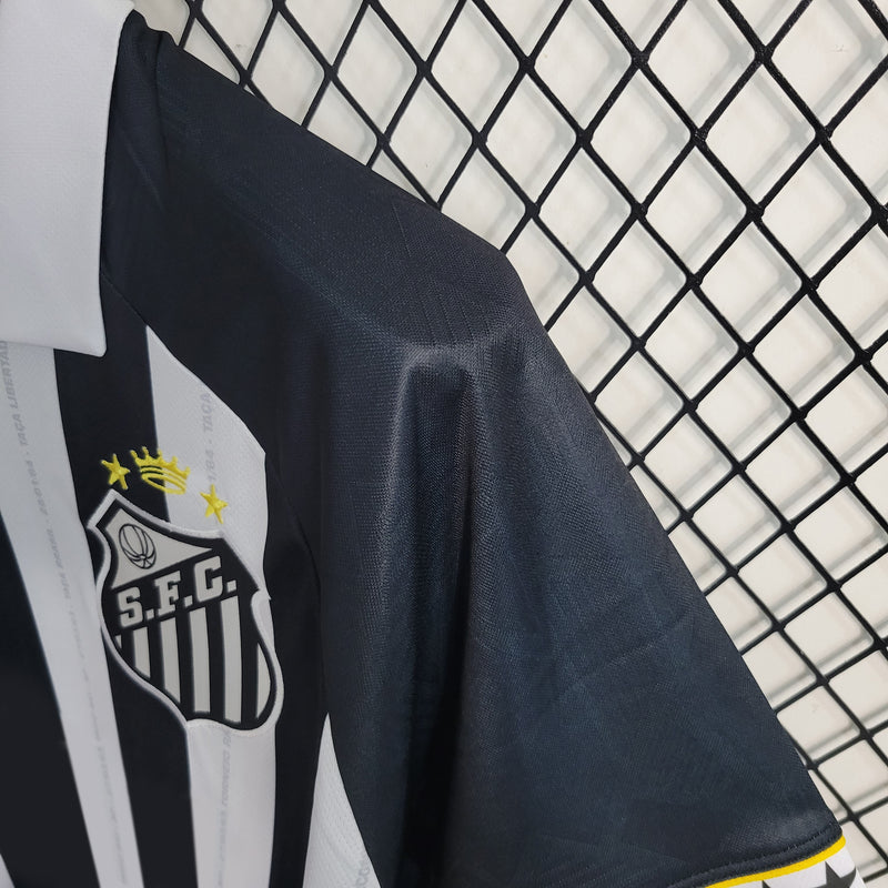 camisa-santos-away-ii-2-listrrada-masculina-umbro-23-24-neymar-messi-cr7-futebol 
