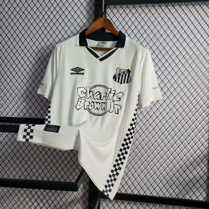 camisa-santos-charlie brown jr-branca-umbro-22-23-neymar-messi-cr7-futebol