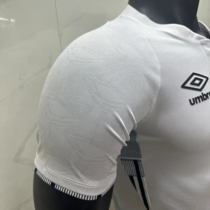 camisa-santos-home-i-1-branca-umbro-24-25-jogador-neymar-messi-cr7-futebol 