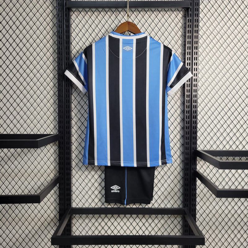 kit infantil-grêmio-home-i-1-tricolor-banrisul-umbro-23-24-neymar-messi-cr7-futebol 