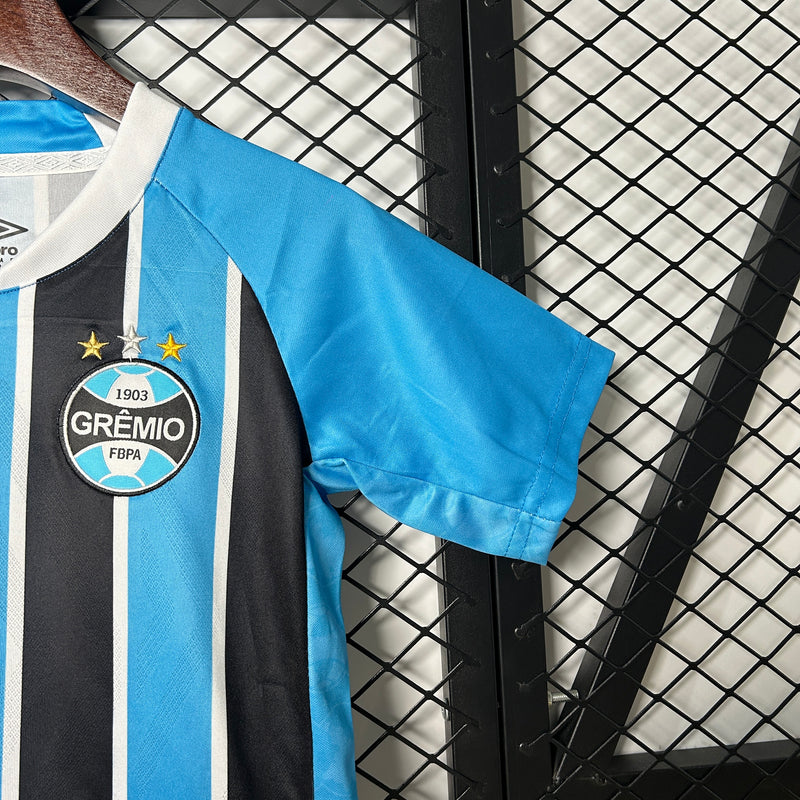 kit infantil-grêmio-home-i-1-tricolor-banrisul-umbro-25-26-neymar-messi-cr7-futebol