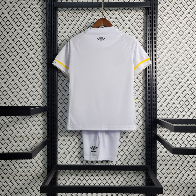 kit infantil-santos-home-i-1-branca-umbro-23-24-neymar-messi-cr7-futebol
